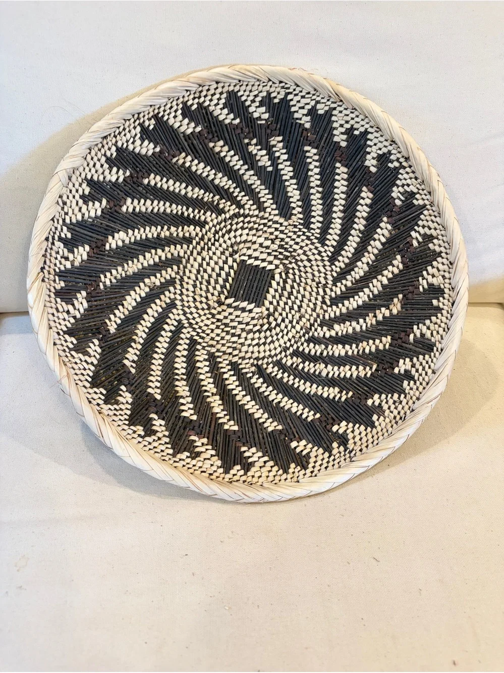 NEW African Woven Basket. Tonga people of Zambia 14” Across